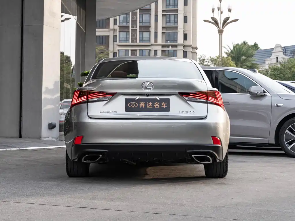 Lexus IS — миниатюра 5