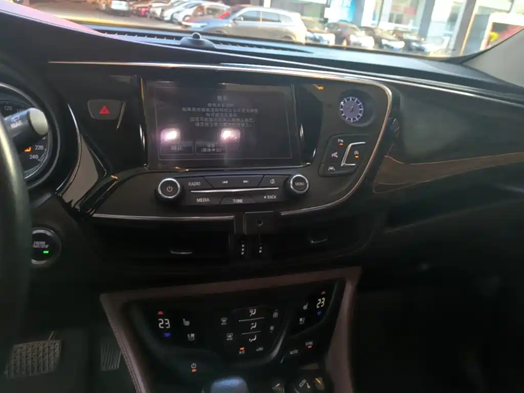 Buick Envision Plus — миниатюра 13