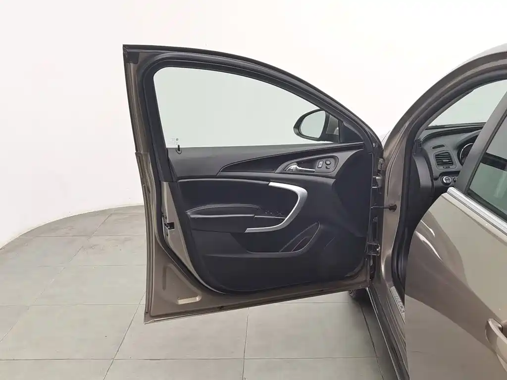 Buick Regal — миниатюра 8