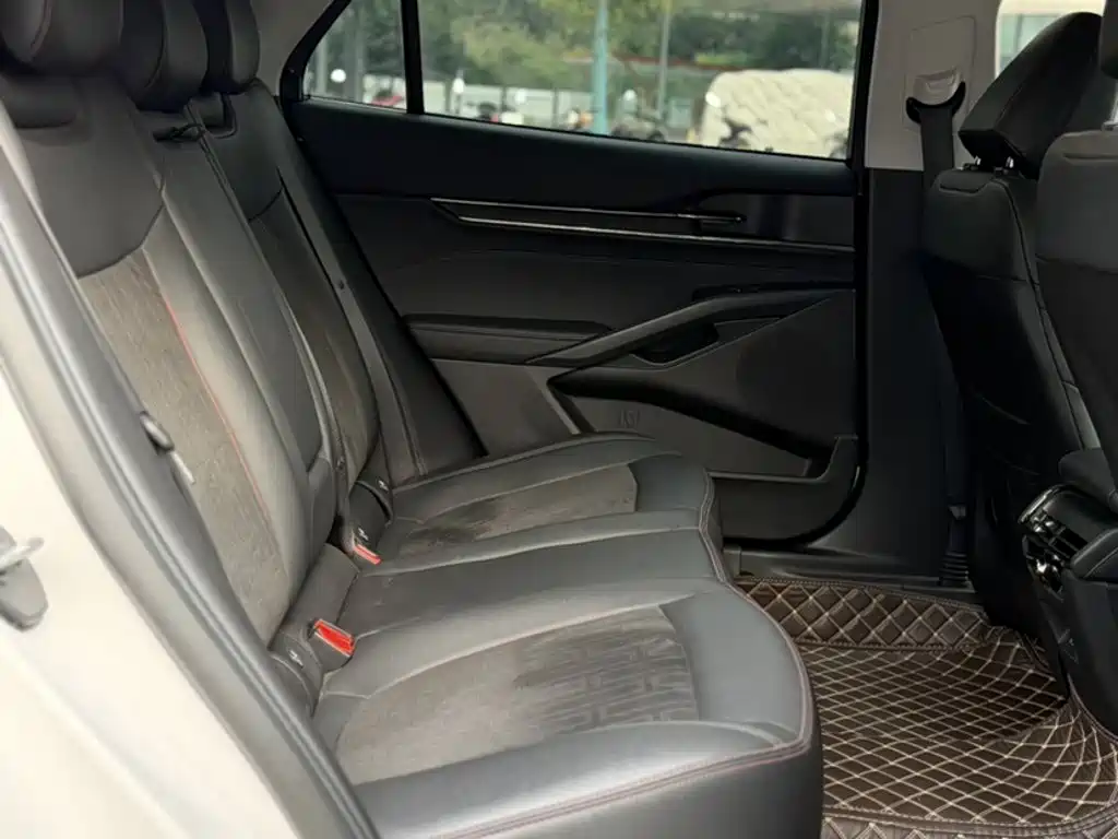 Ford Mondeo — миниатюра 17