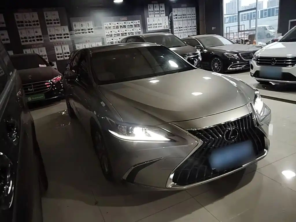 Lexus ES — миниатюра 4