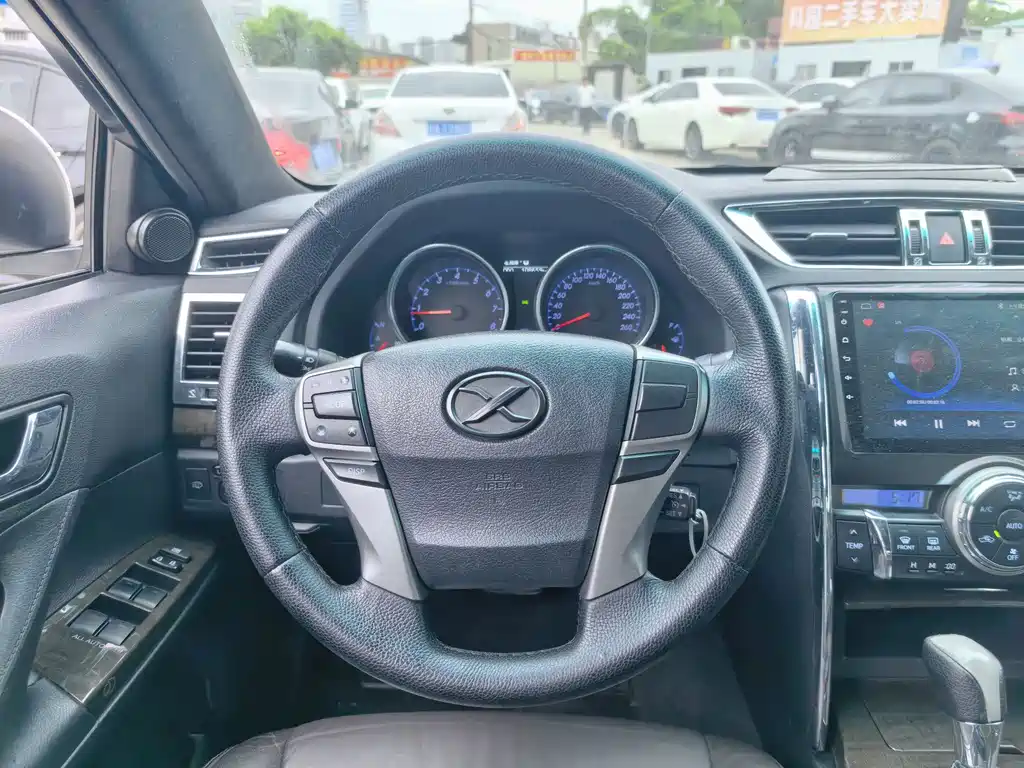 Toyota Reiz — миниатюра 9