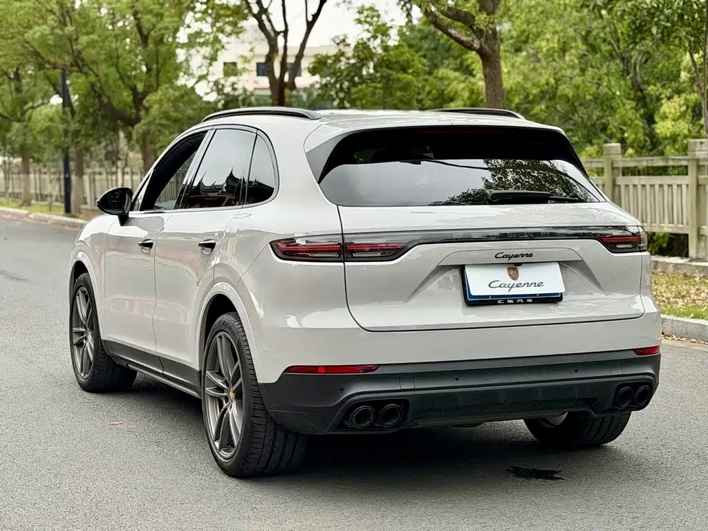 Porsche Cayenne — миниатюра 4