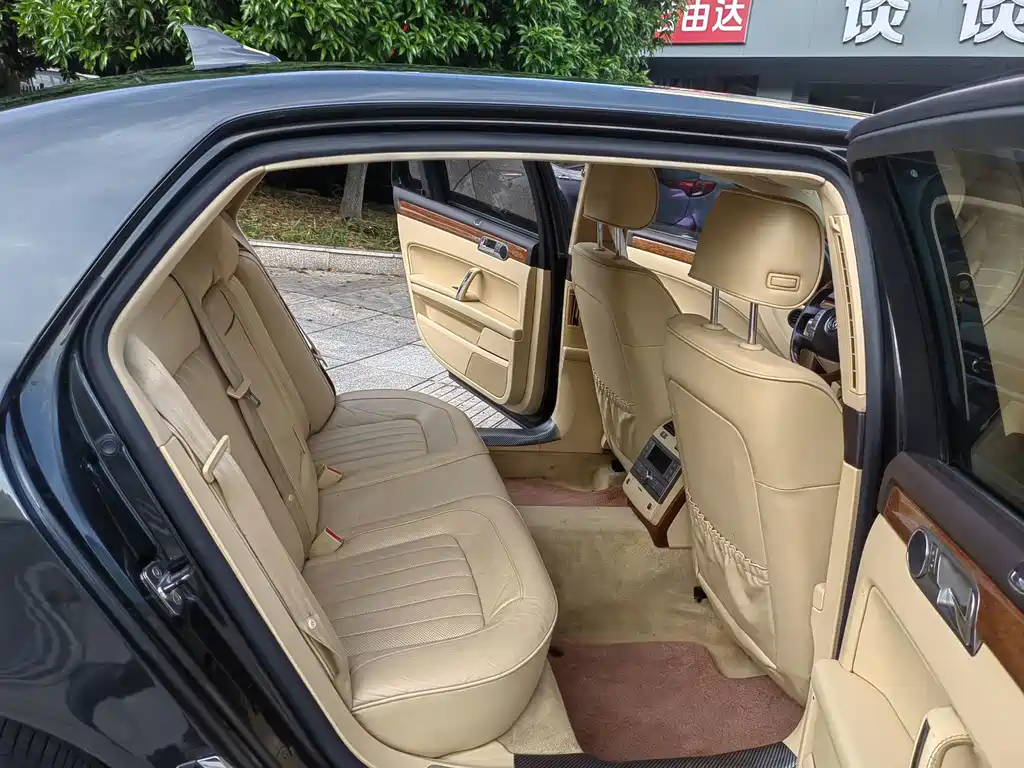 Volkswagen Phaeton — миниатюра 13
