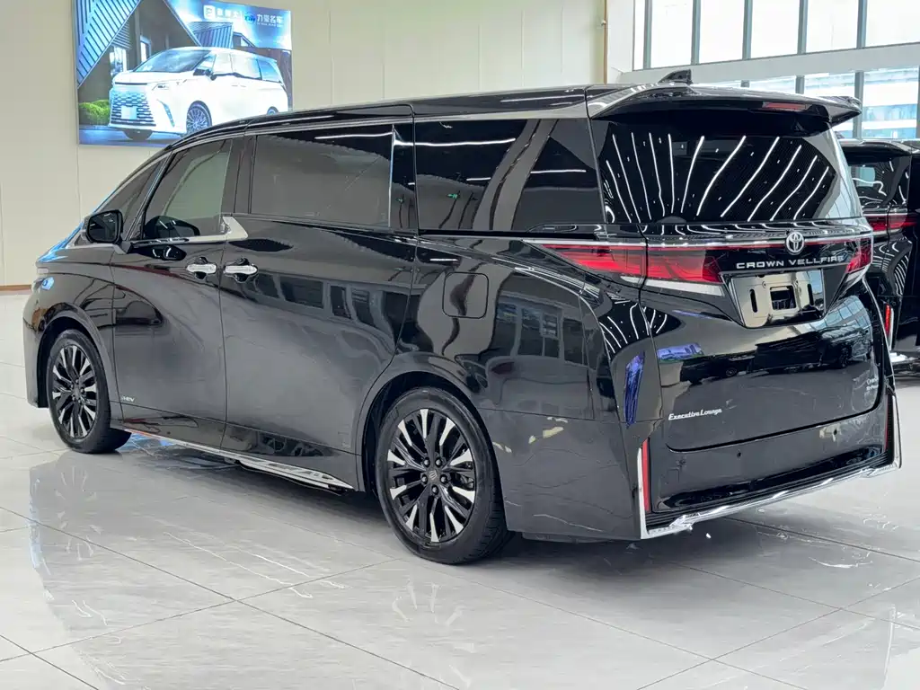 Toyota Vellfire — миниатюра 13