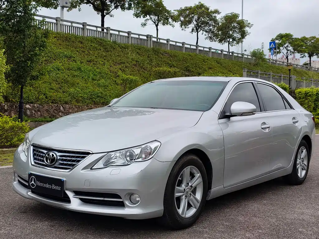 Toyota Reiz