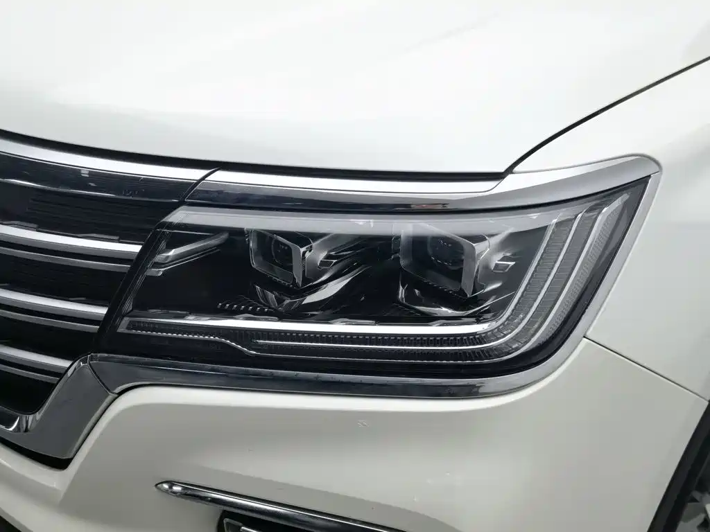 Roewe RX8 — миниатюра 7