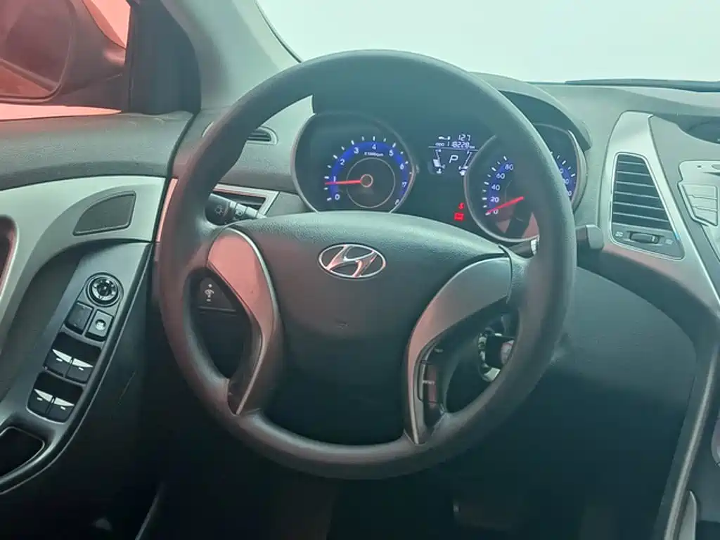 Hyundai Elantra Langdong — миниатюра 11