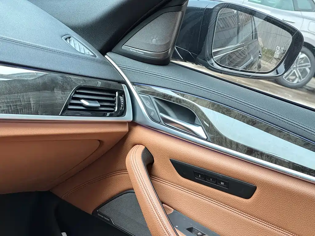BMW 5 Series (Import) — миниатюра 11