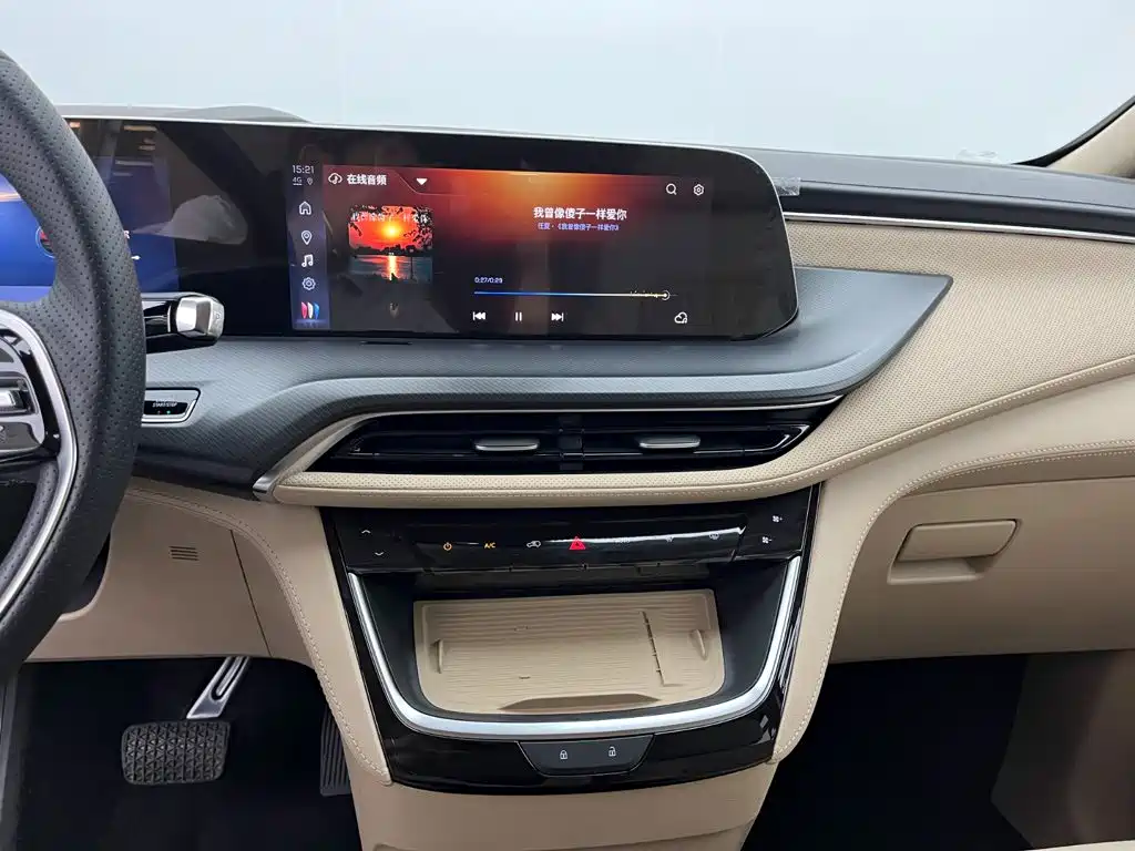 Buick GL8 Hybrid — миниатюра 9