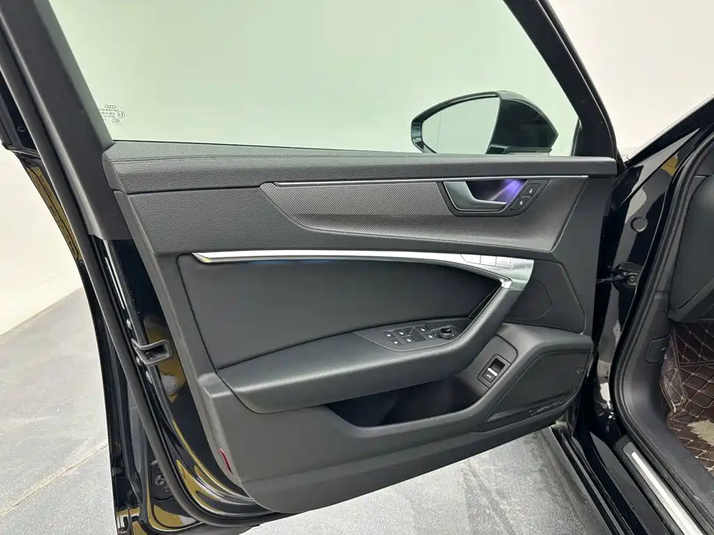 Audi A6L — миниатюра 12