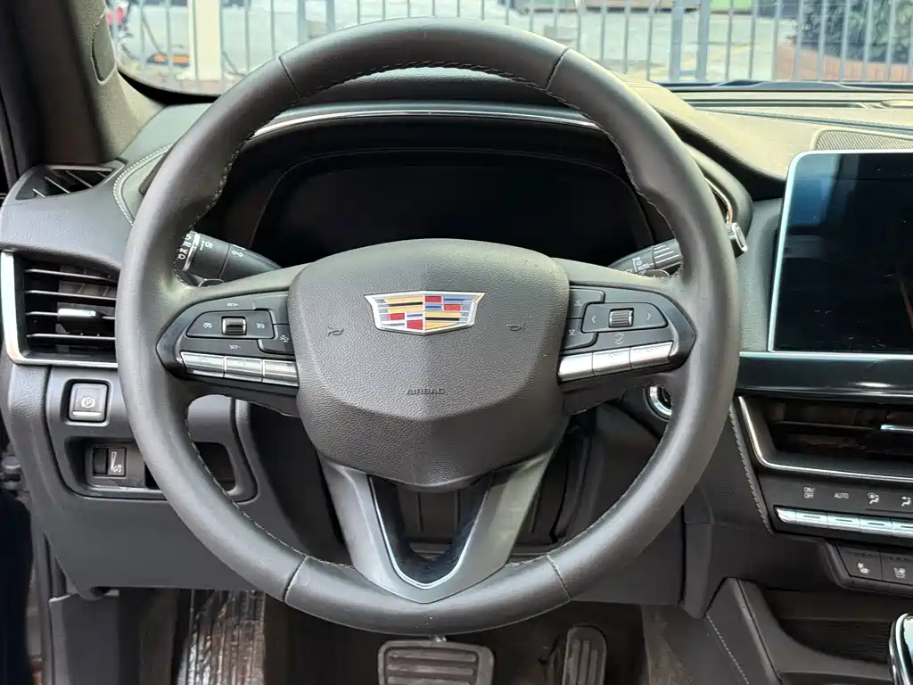 Cadillac CT5 — миниатюра 24