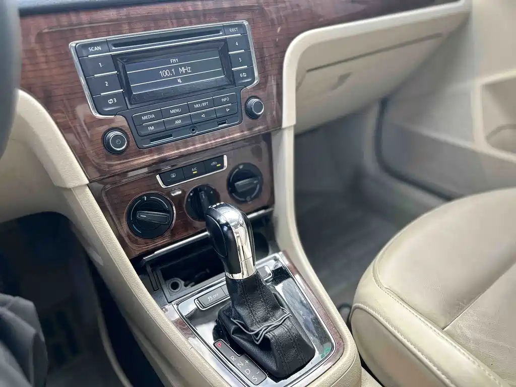 Volkswagen Lavida — миниатюра 16
