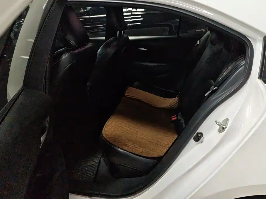 Toyota Corolla — миниатюра 11