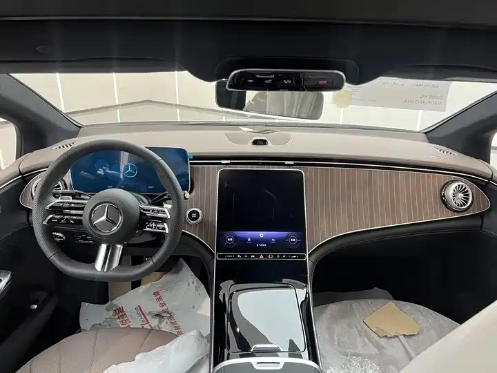 Mercedes-Benz EQE 2025 500 4MATIC