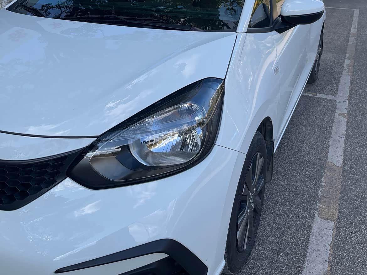 Honda Fit 1.5 л 2022 г. Белый, пробег 29000 км