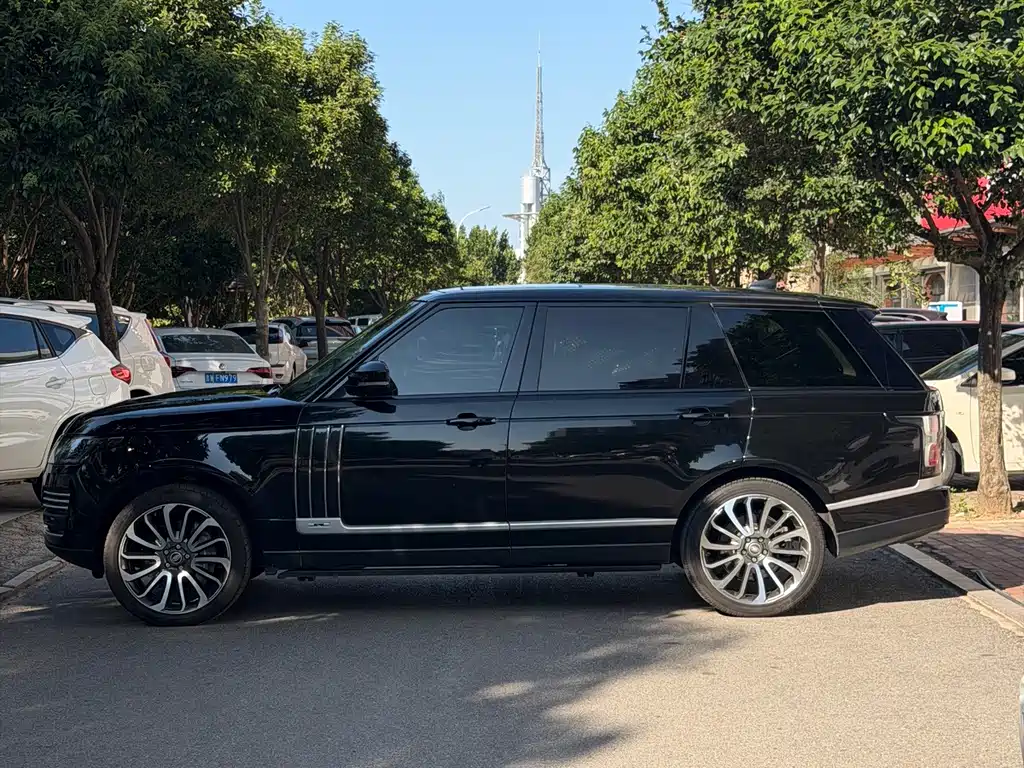 Land Rover Range Rover — миниатюра 3