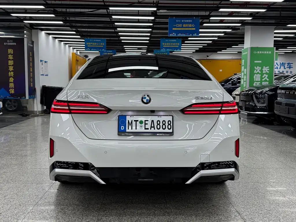 BMW 5 Series — миниатюра 4