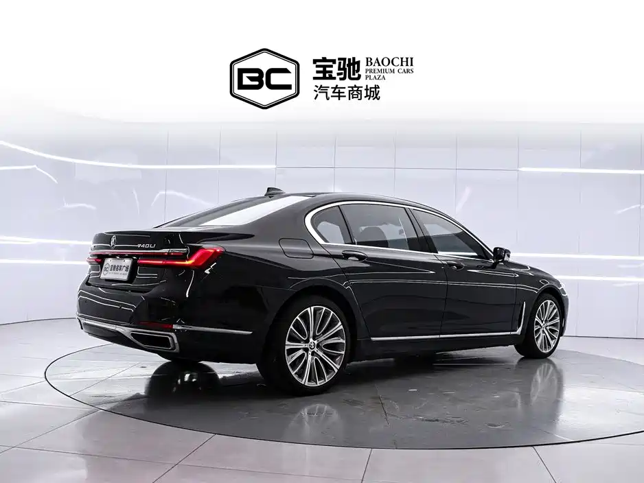 BMW 7 Series — миниатюра 3