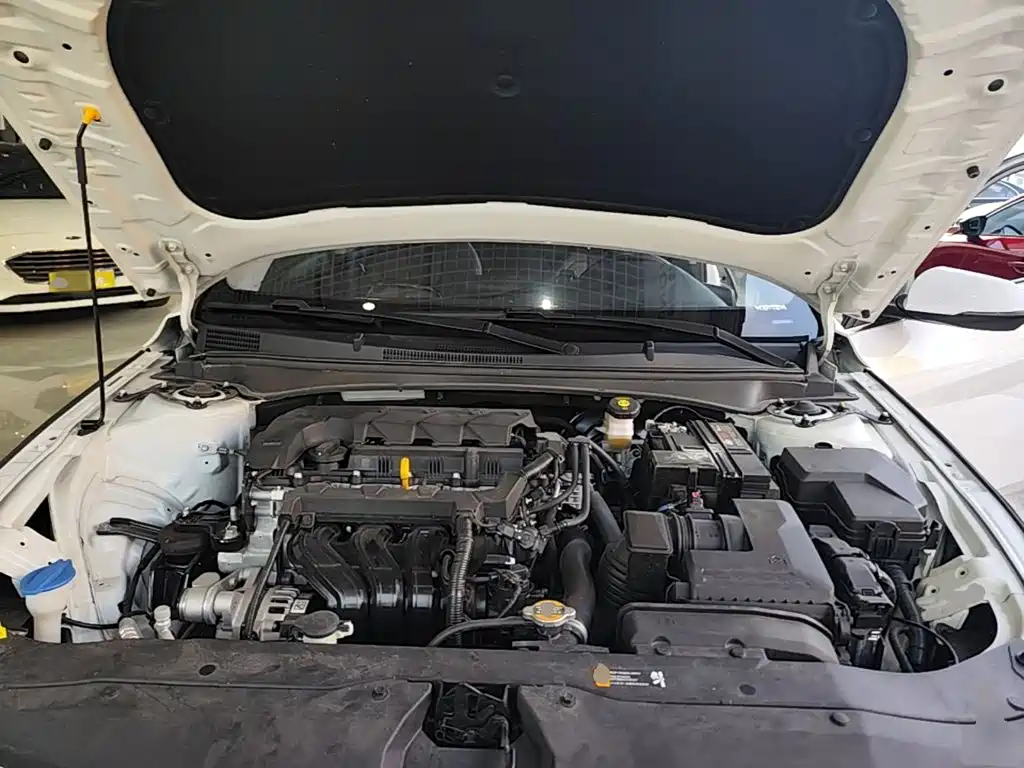 Hyundai Elantra — миниатюра 20