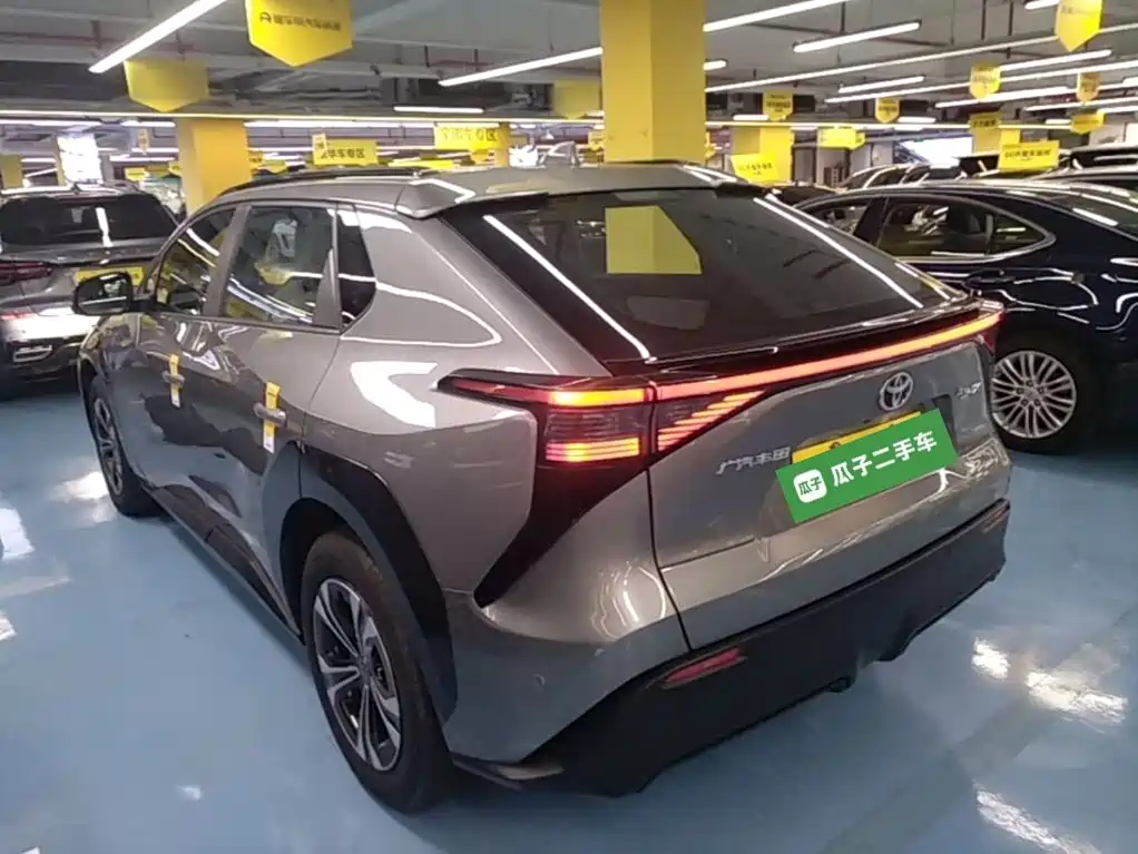 Toyota bZ4X — миниатюра 5