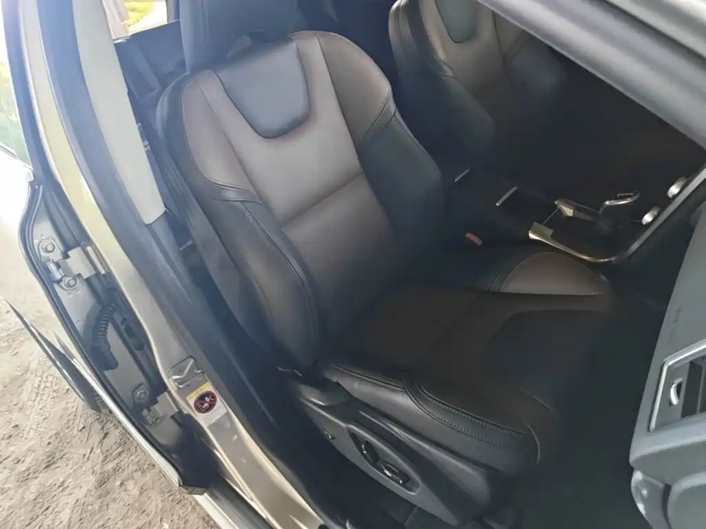 Volvo XC60 — миниатюра 25