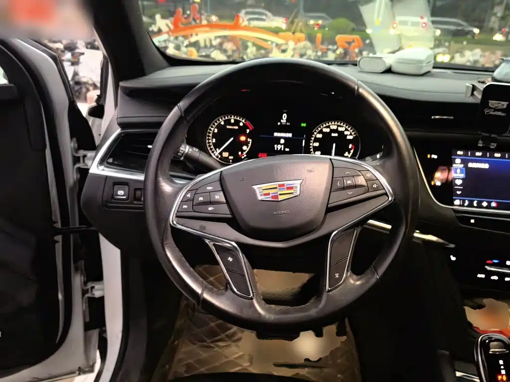 Cadillac XT5 — миниатюра 11