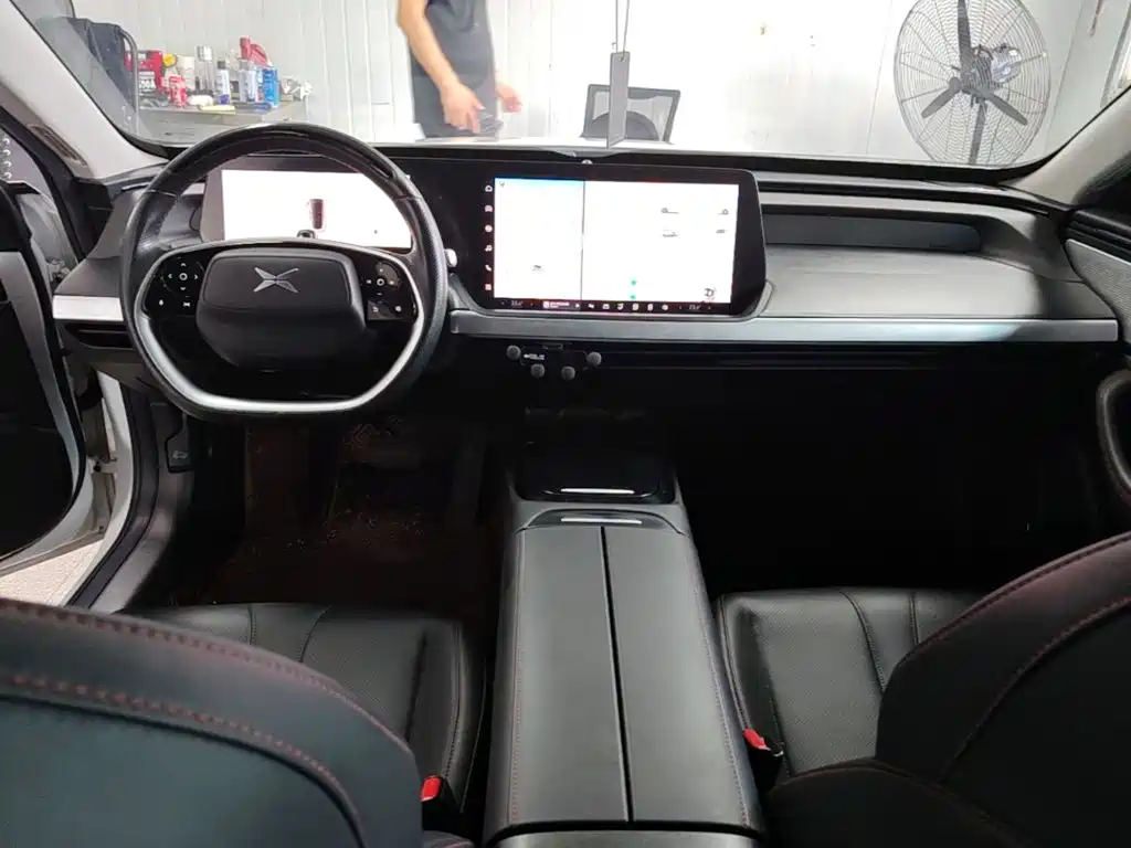 XPeng P7 — миниатюра 10