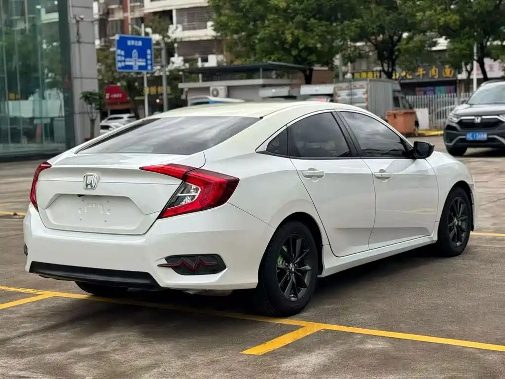 Honda Civic — миниатюра 7