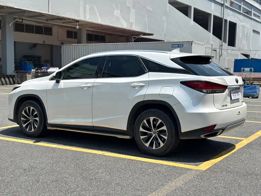Lexus RX — миниатюра 16
