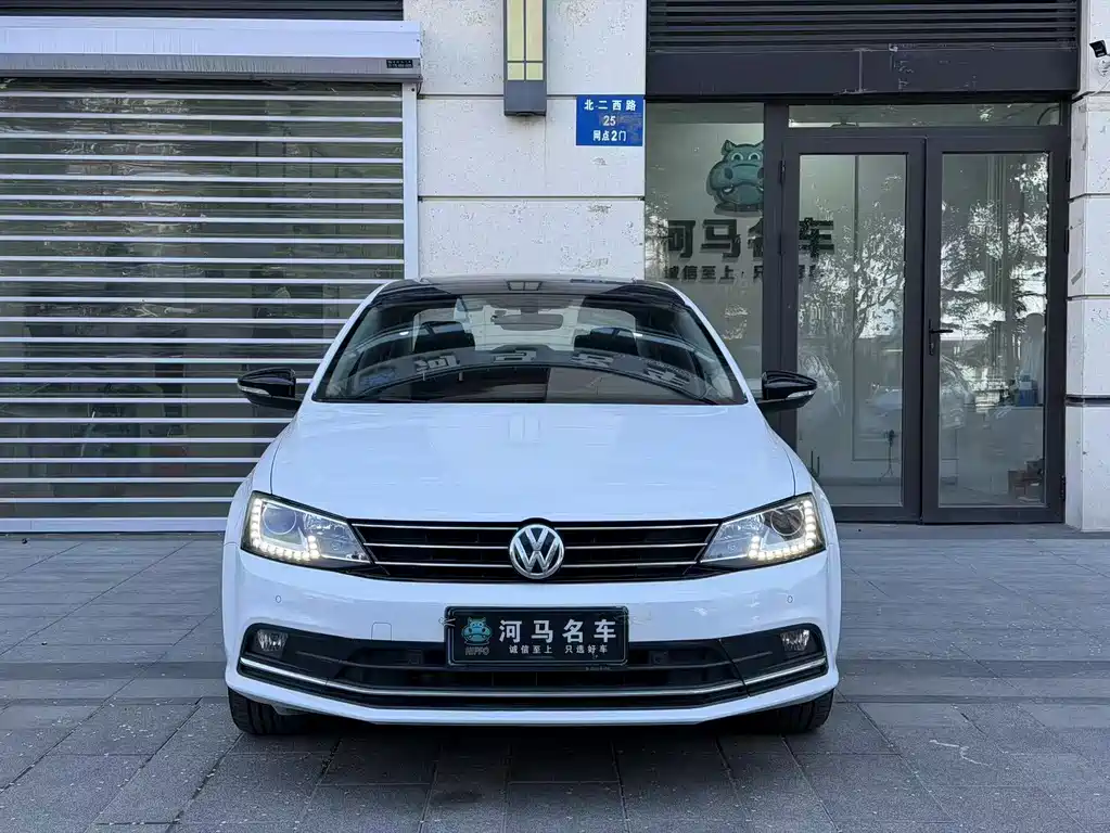 Volkswagen Sagitar 2018