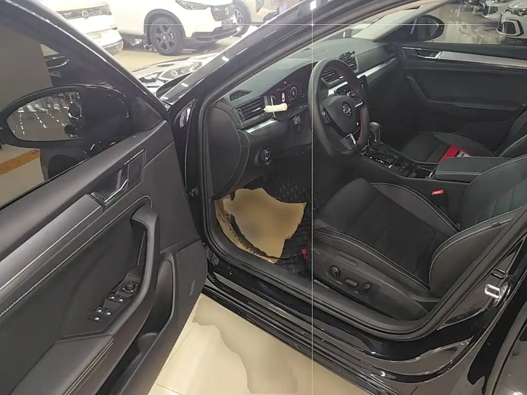 Skoda Superb — миниатюра 16