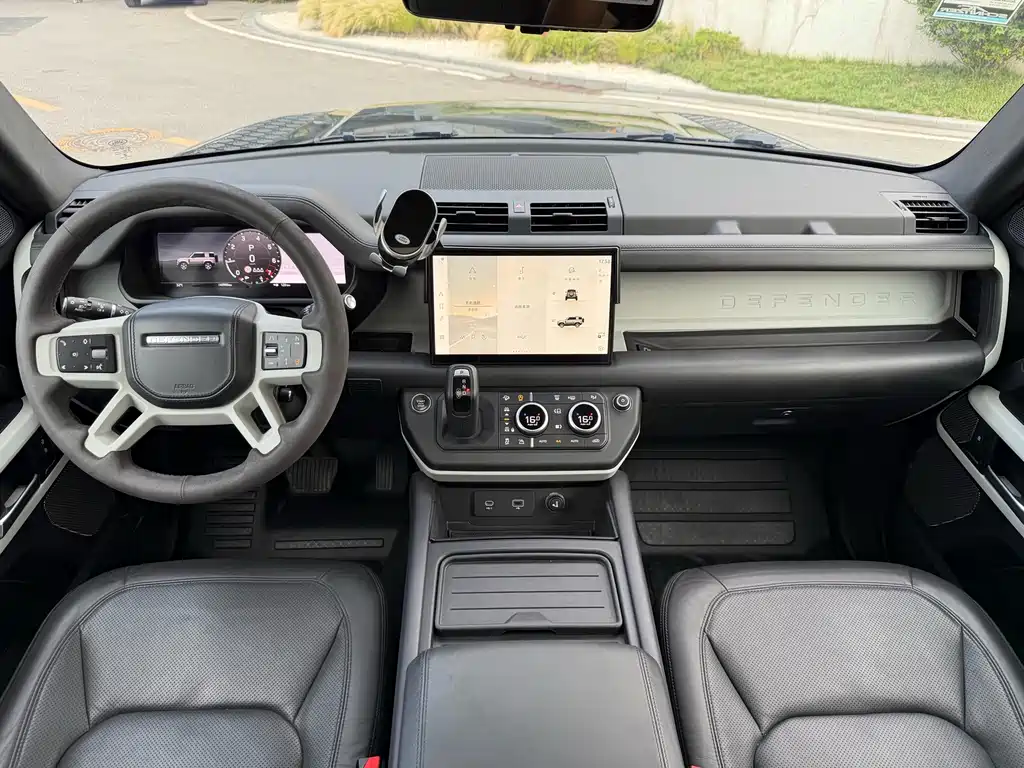 Land Rover Defender — миниатюра 22
