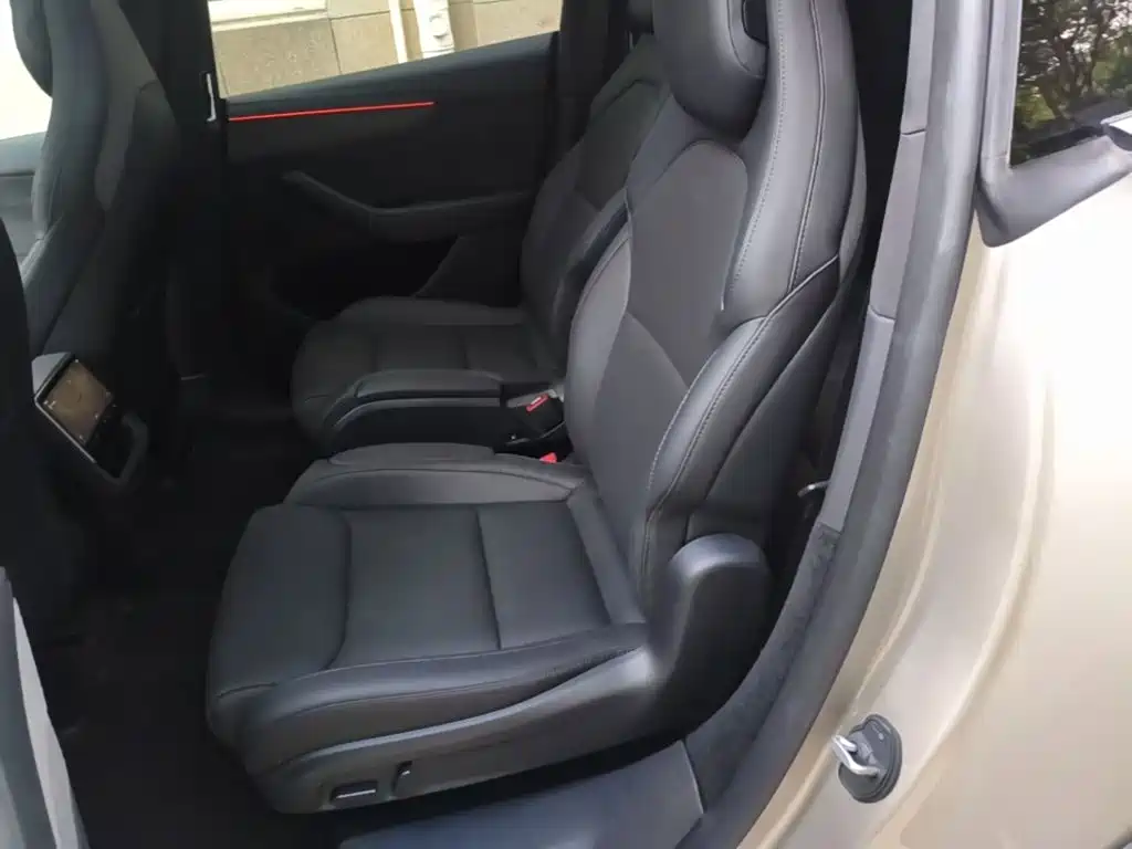 Tesla Model Y L — миниатюра 17