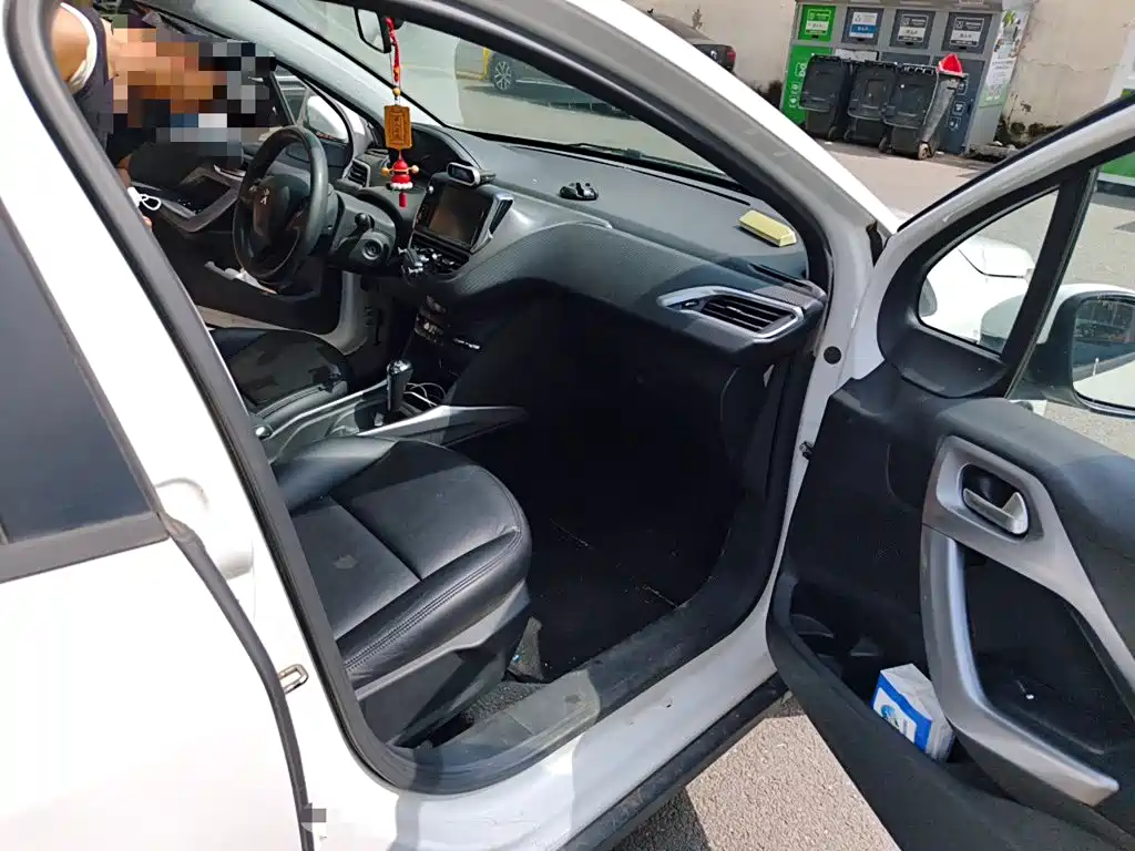 Peugeot 2008 — миниатюра 18