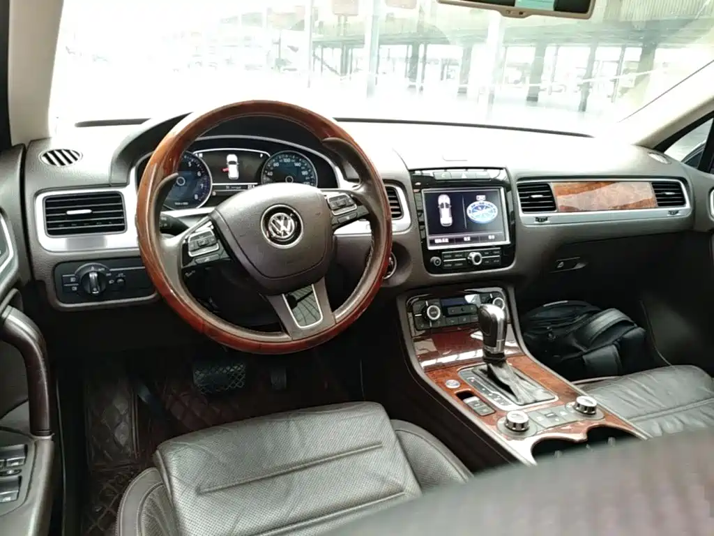 Volkswagen Touareg — миниатюра 10