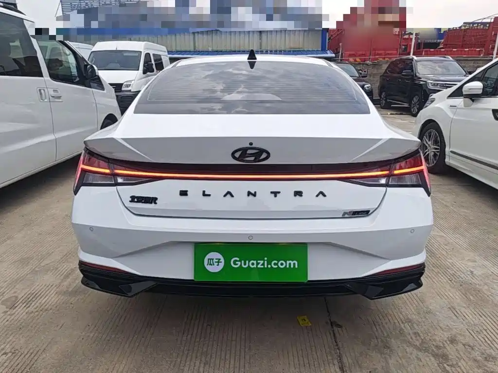 Hyundai Elantra — миниатюра 6
