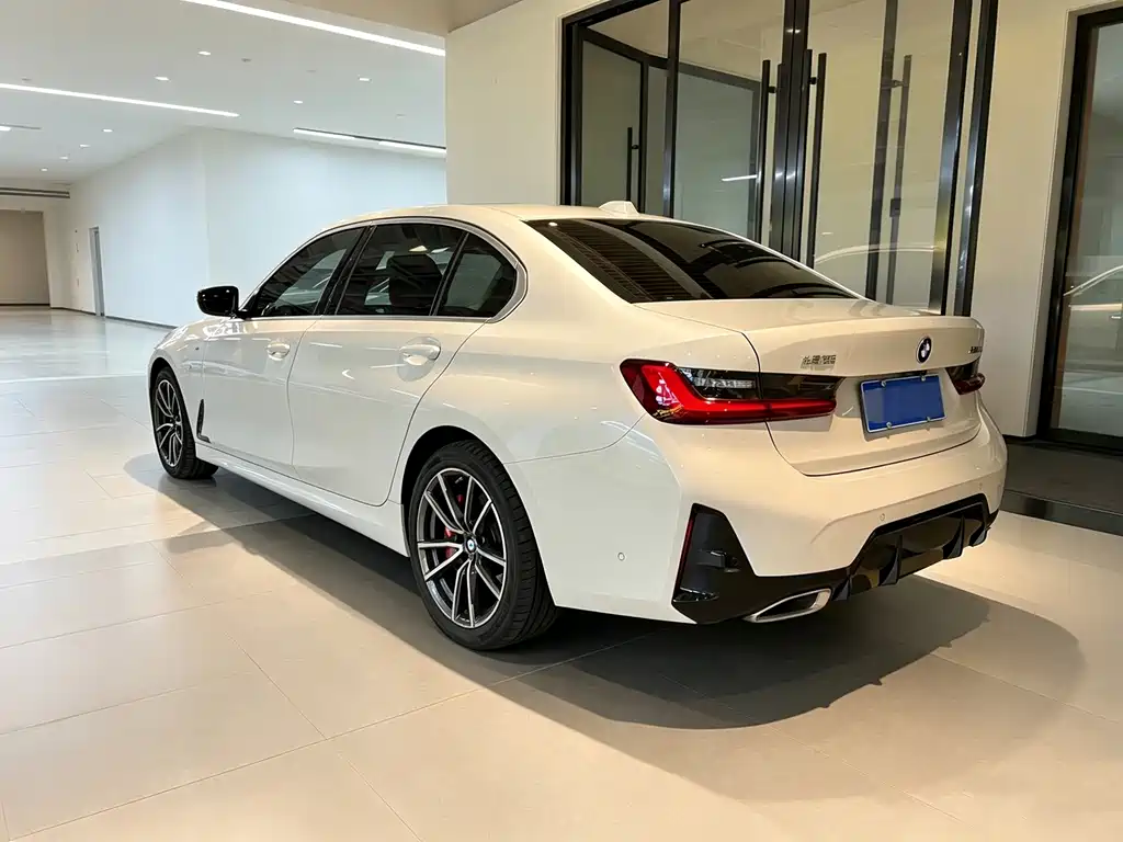 BMW 3 Series — миниатюра 17