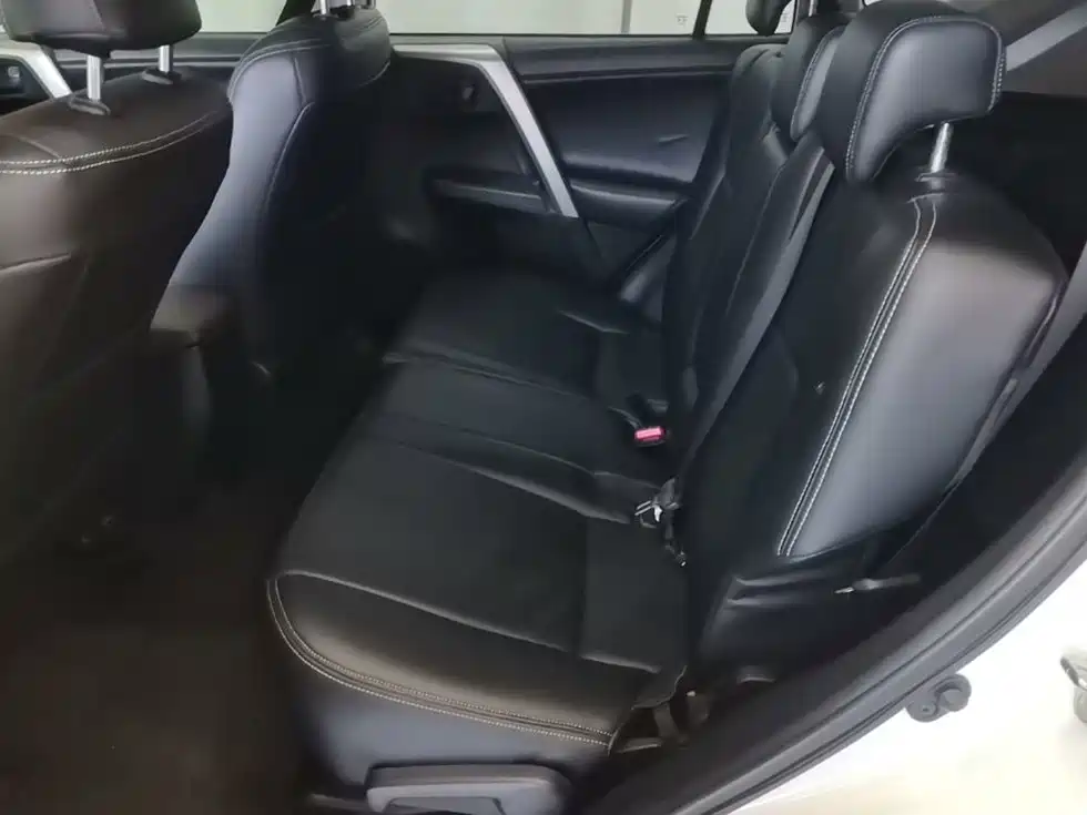Toyota RAV4 — миниатюра 17