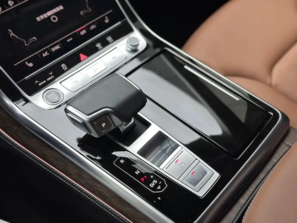 Audi Q7 — миниатюра 23