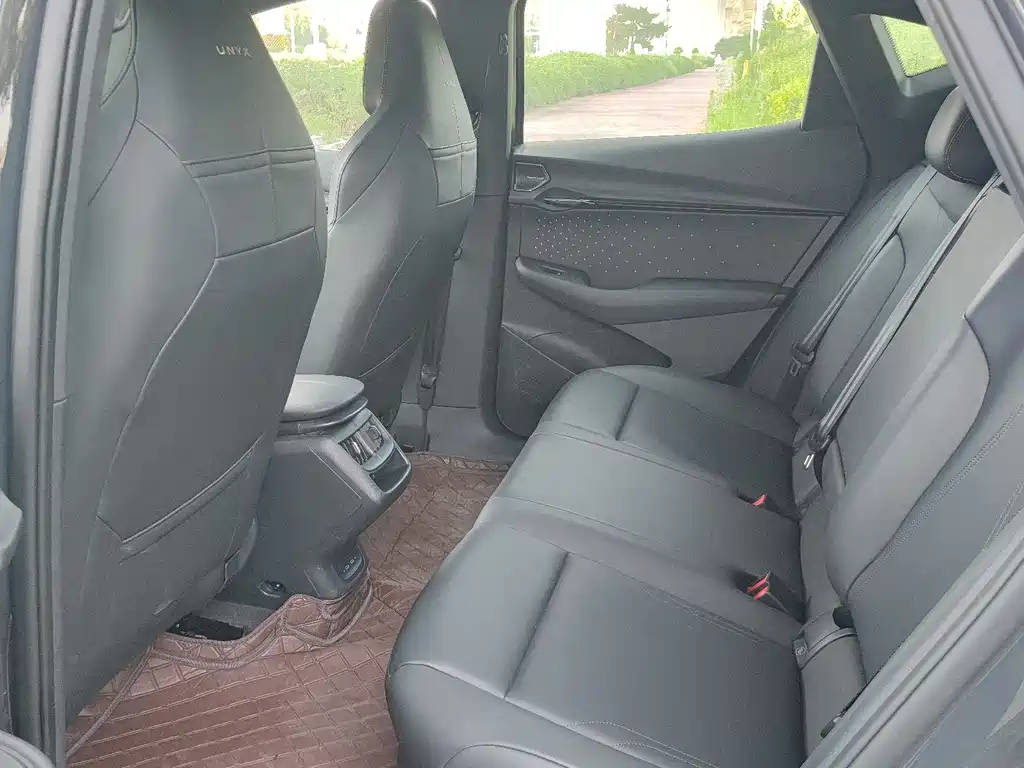 Volkswagen 06 2025 Ultra