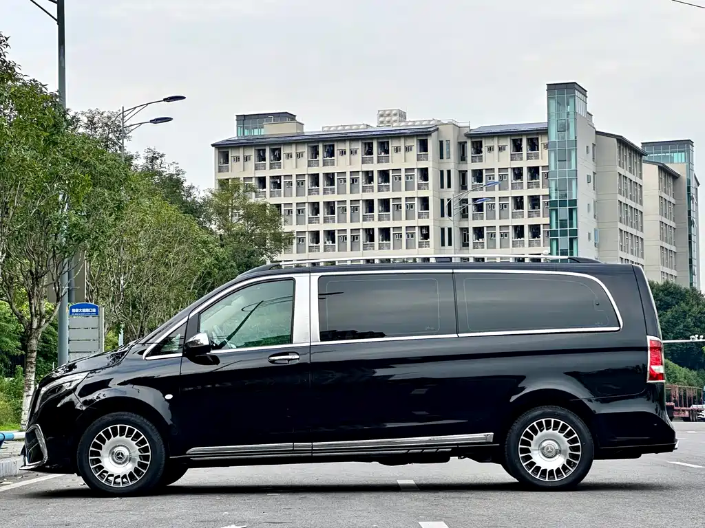 Mercedes-Benz Vito 2021 2.0T Elite 7 мест