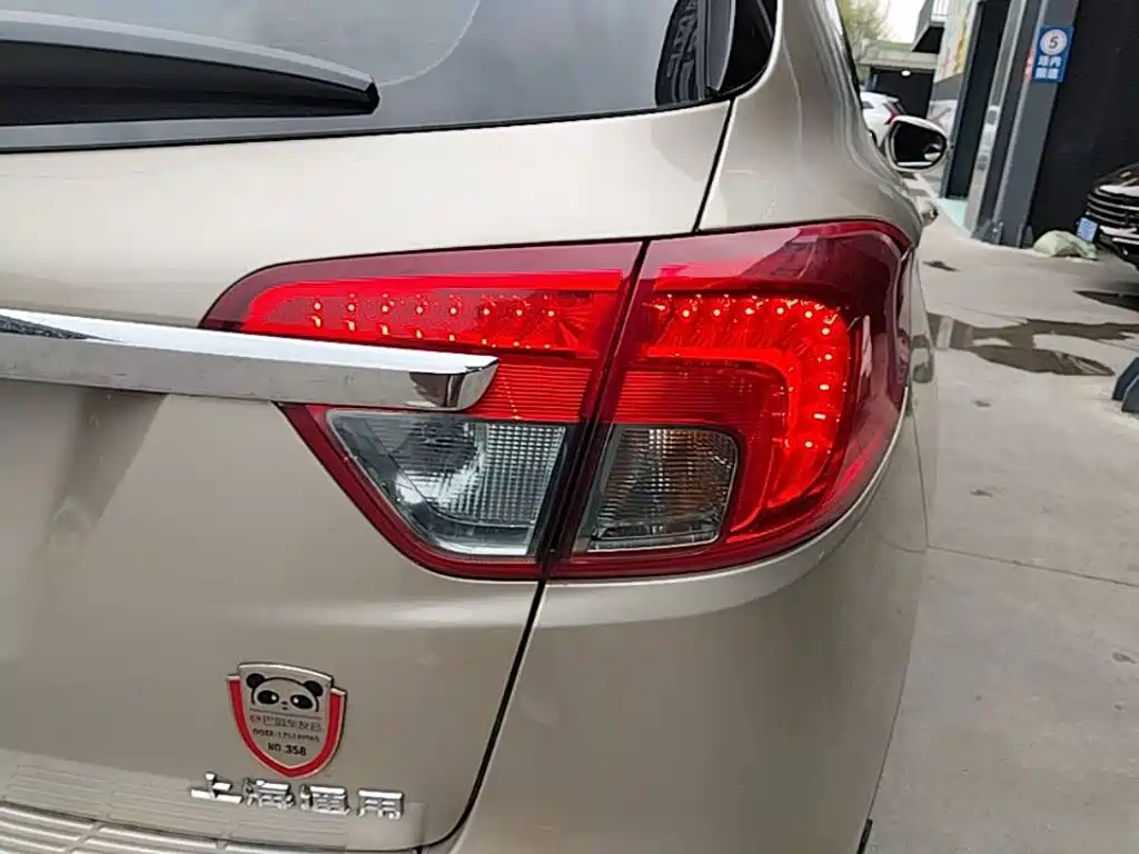 Buick Envision Plus — миниатюра 8