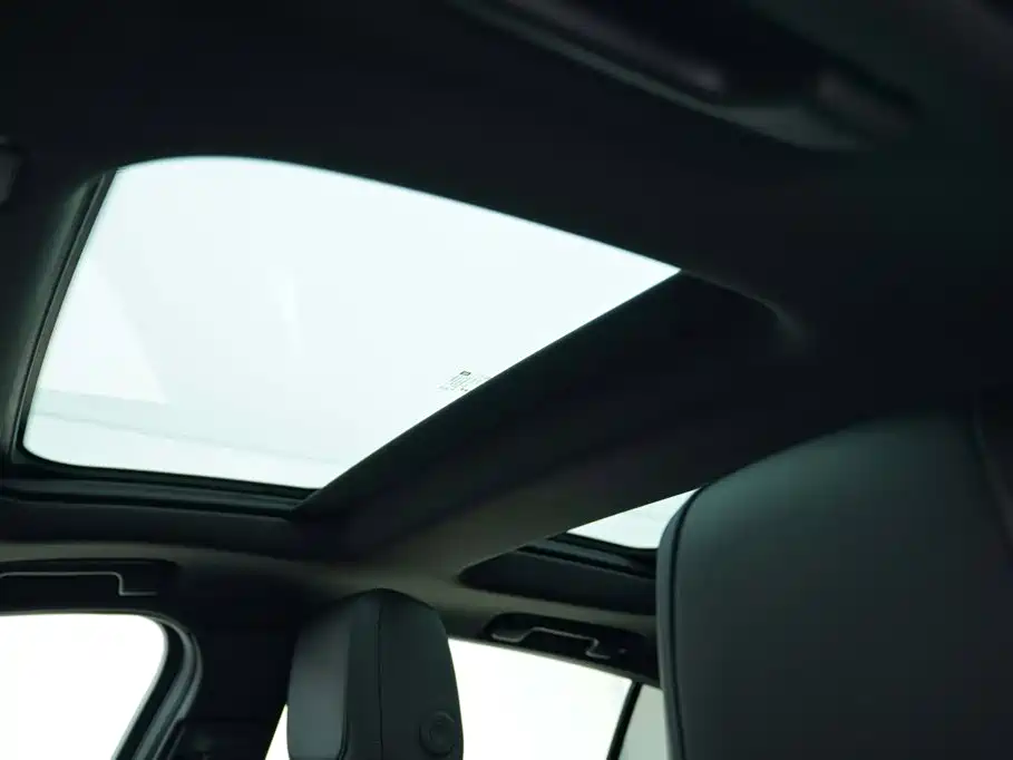 Cadillac CT5 — миниатюра 11