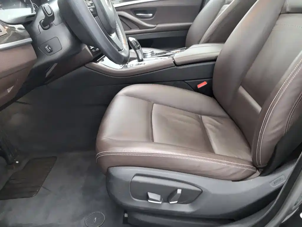 BMW 5 Series — миниатюра 20