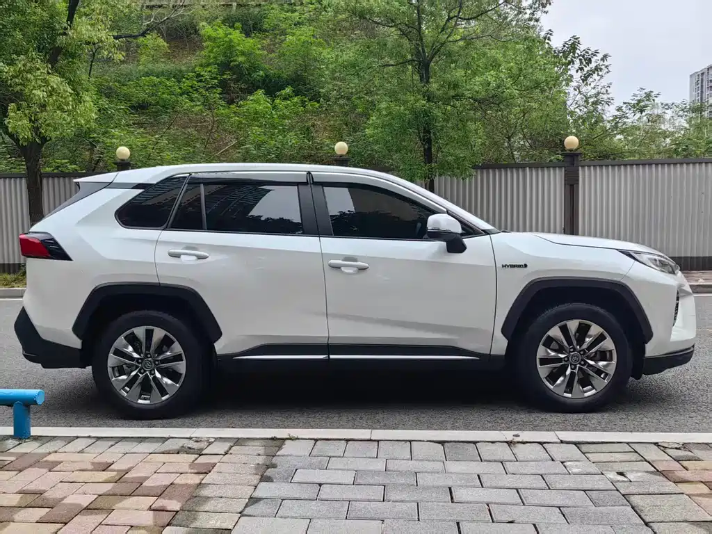 Toyota Wildlander — миниатюра 4