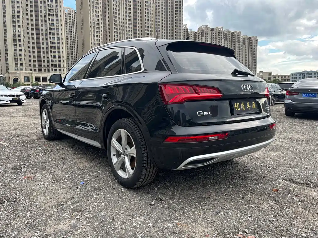 Audi Q5L 2018 40 TFSI VI