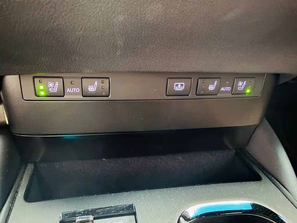 Lexus ES — миниатюра 14