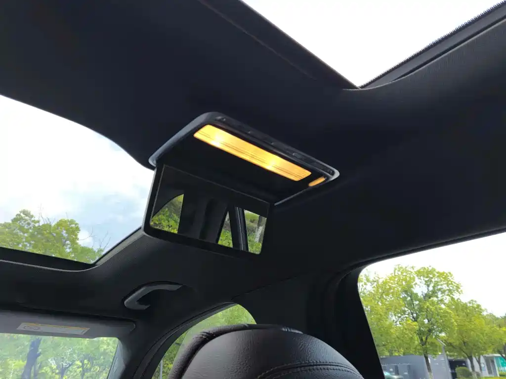 Mercedes-Benz GLC — миниатюра 9