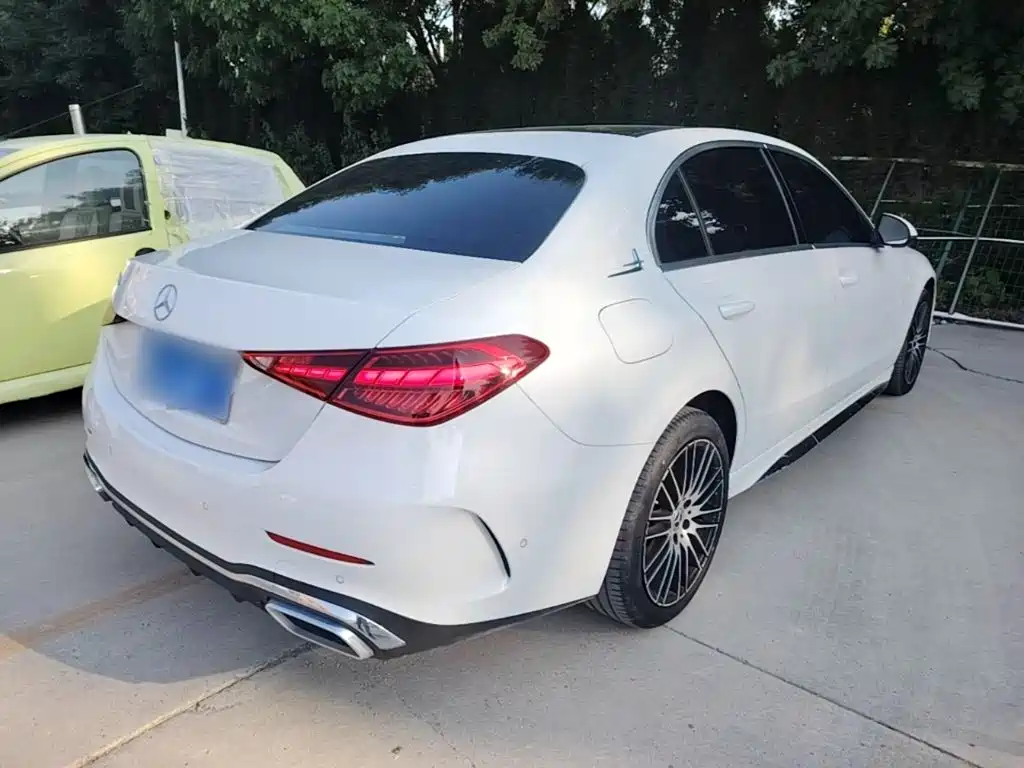 Mercedes-Benz C-Class — миниатюра 7